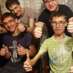 Przyjaciele Kombinują